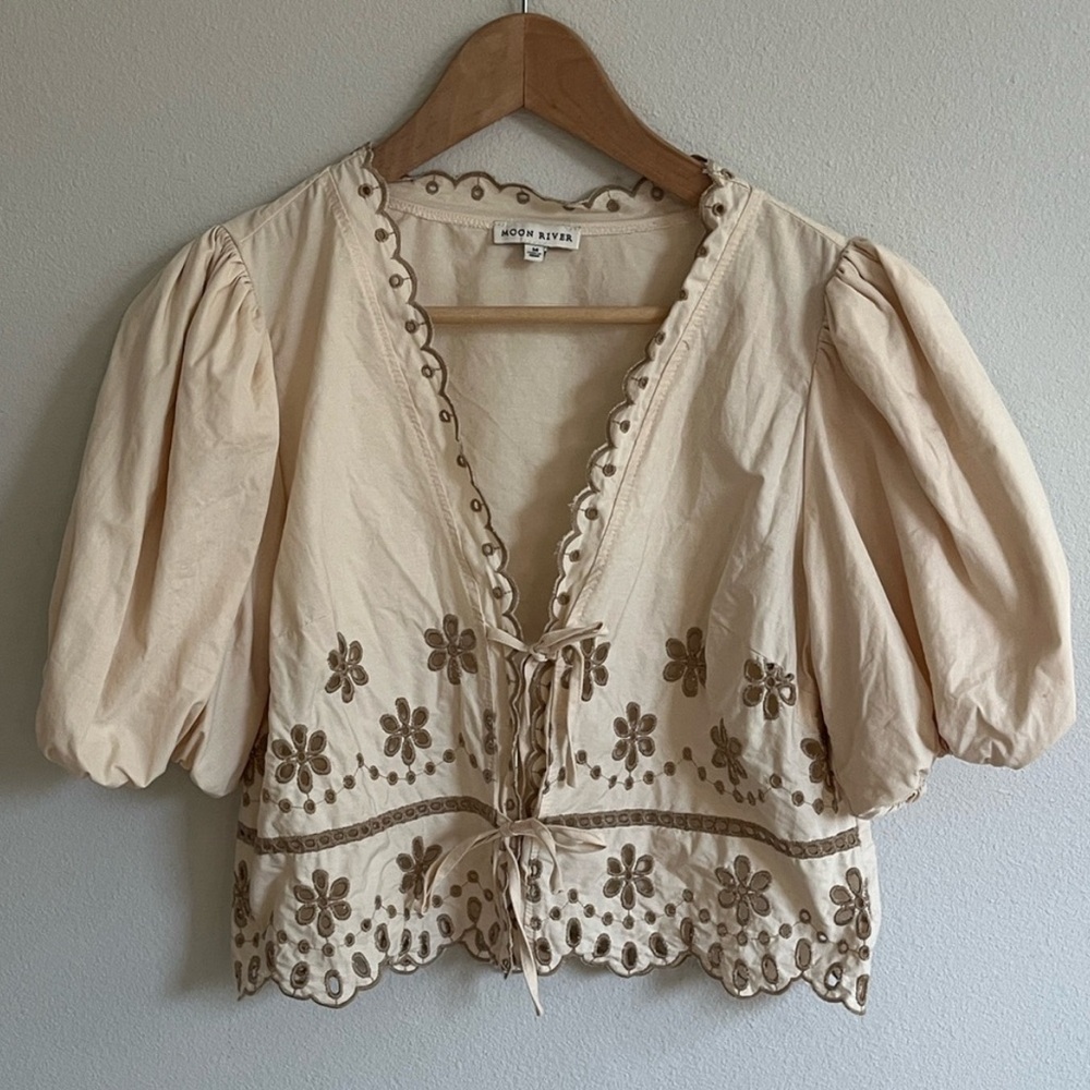 Moon River Eyelet Detail Set: Puff Sleeve Front Tie Top and Shorts in Ivory - Picture 7 of 8
